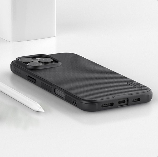 Nillkin iPhone 16 Pro Deksel Super Frosted Shield Pro Svart