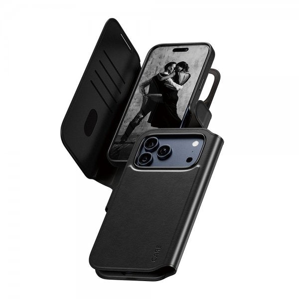 CARE by PanzerGlass iPhone 17 Pro Max Etui Tango Two-in-One Wallet MagSafe Svart