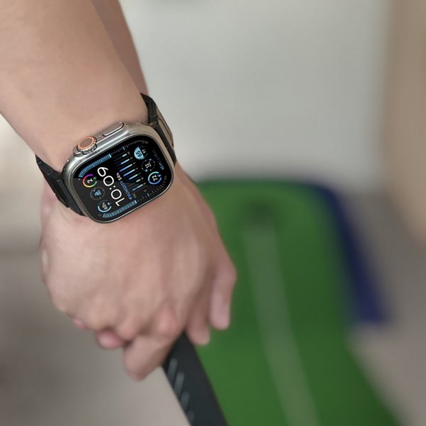 Just Mobile Apple Watch 44/45/46mm/Apple Watch Ultra Armbånd Karbonfiber
