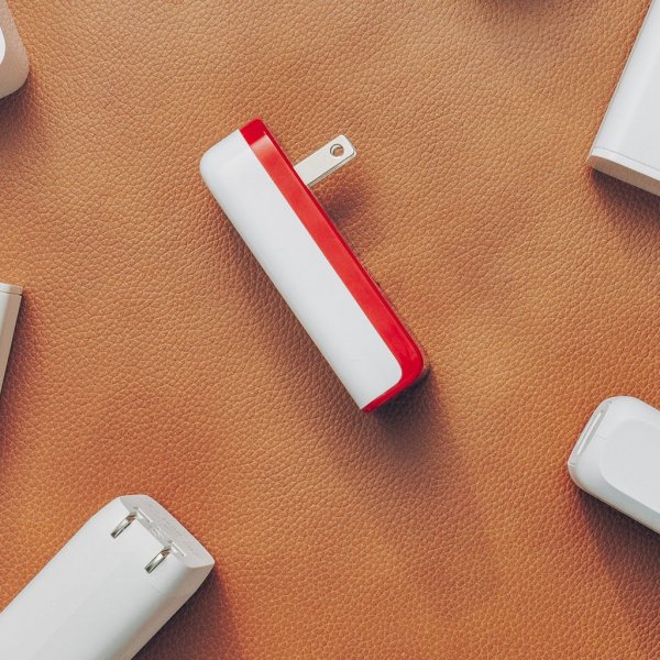 Twelve South PlugBug Travel 120W Reiselader Hvit