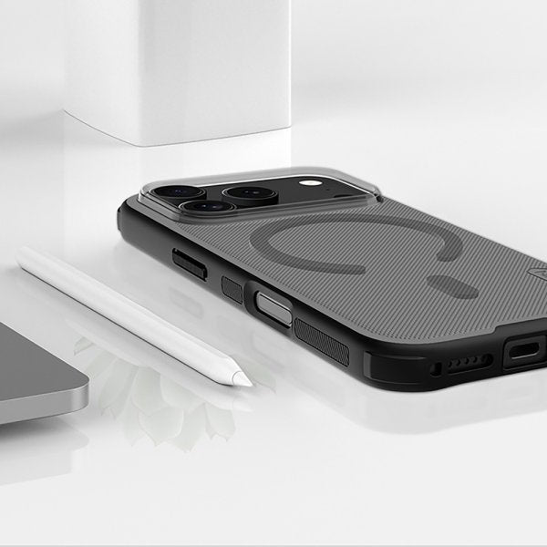 Nillkin iPhone 17 Pro Deksel Super Frosted Shield Pro MagSafe Transparent Svart