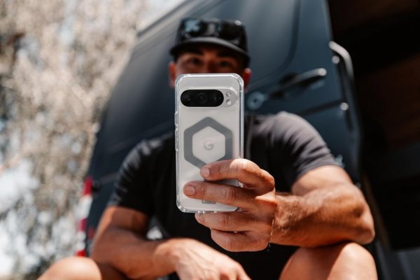 Urban Armor Gear (UAG) Google Pixel 9 Deksel Plyo Pro MagSafe Ice Sølv