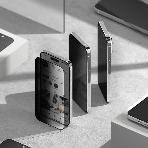 Ringke iPhone 15 Pro Max Skjermbeskytter Privacy Tempered Glass Installation Jig