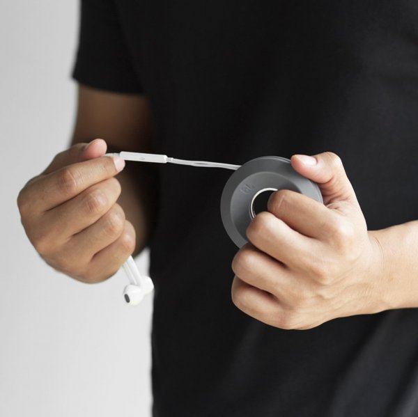 Bluelounge Cableyoyo Hodetelefonholder Mørk Grå