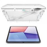 Spigen iPad Pro 11 (M4/M5) Skjermbeskytter GLAS.tR EZ Fit