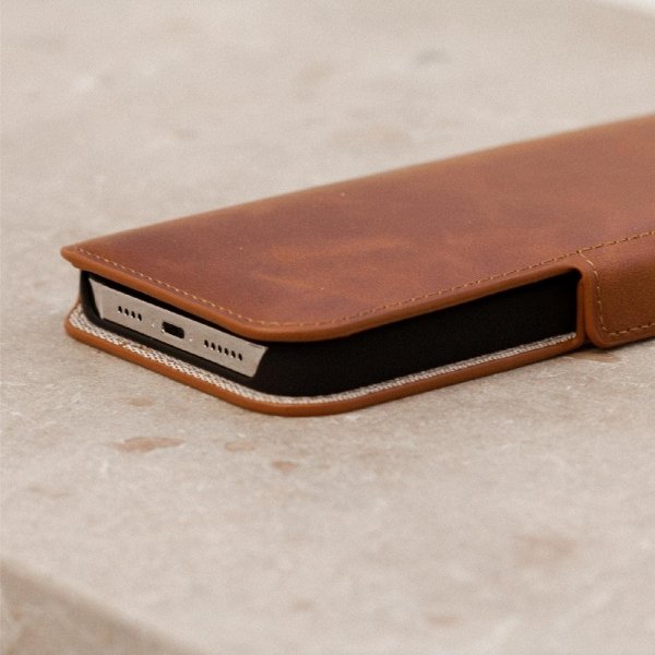 Kavaj iPhone 14 Etui Phoenix Brun