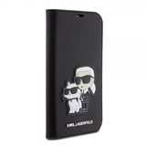 Karl Lagerfeld iPhone 15 Etui NFT Karl & Choupette Patch Saffiano Svart