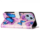 iPhone 15 Plus Etui Motiv Lilla Blomster Blå Sommerfugler