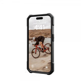 Urban Armor Gear (UAG) iPhone 15 Pro Deksel Essential Armor MagSafe Svart