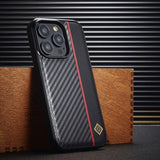 Lc.Imeeke iPhone 15 Pro Deksel Karbonfibertekstur Rød Stripe Svart