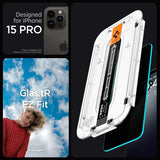 Spigen iPhone 15 Pro Skjermbeskytter GLAS.tR EZ Fit Privacy 2-pakning