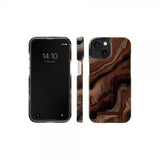 Ideal of Sweden iPhone 15 Deksel Fashion Case MagSafe Dark Amber Marble