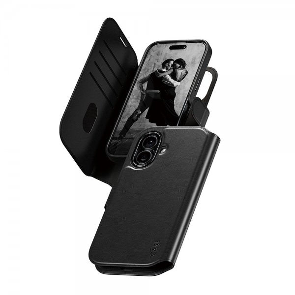 CARE by PanzerGlass iPhone 17 Etui Tango Two-in-One Wallet MagSafe Svart