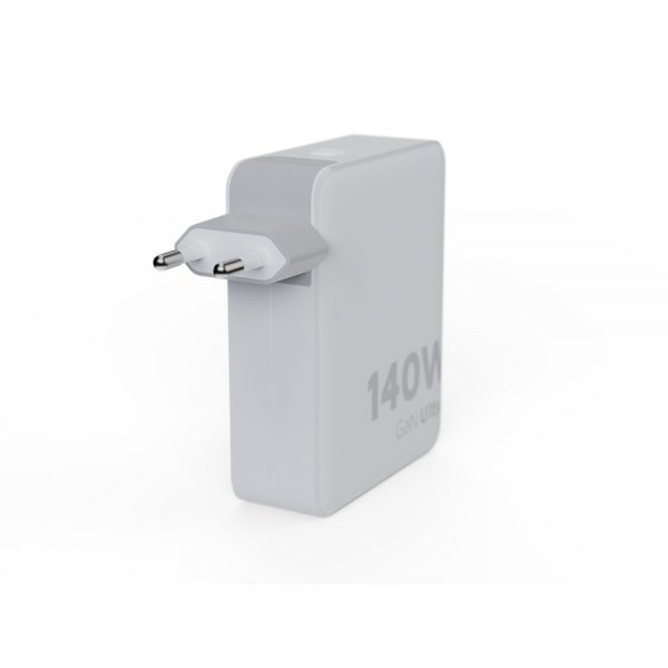 Xtorm Lader 140W GaN-Ultra Travel Charger + USB-C PD Cable