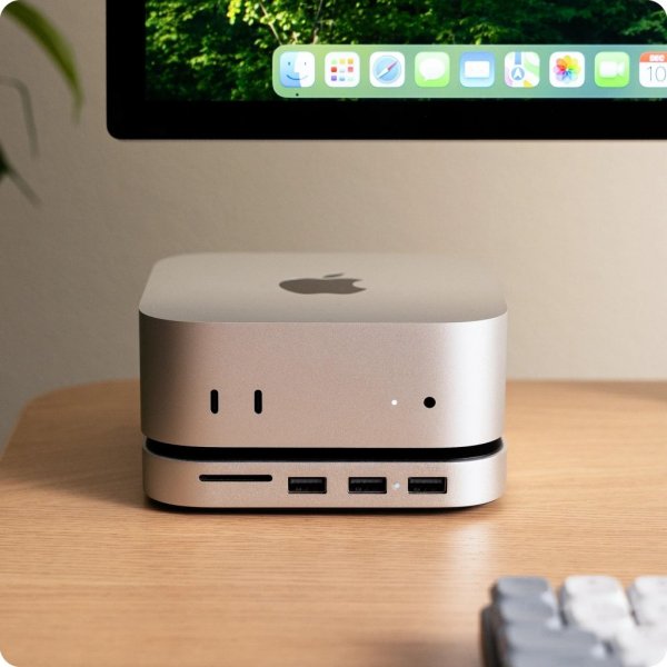 Satechi Mac Mini M4 Stativ & Hub med SSD-kapsling sølv
