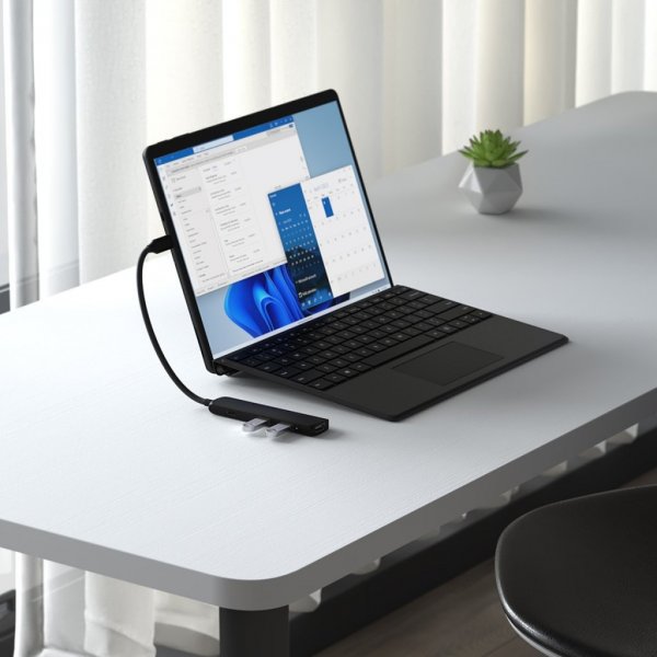 Satechi 4-in-1 USB-C Slim Multiport Adapter 4K Svart