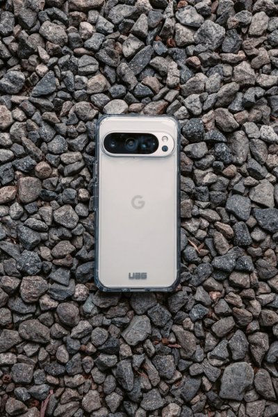Urban Armor Gear (UAG) Google Pixel 9/Pixel 9 Pro Deksel Plyo Ice
