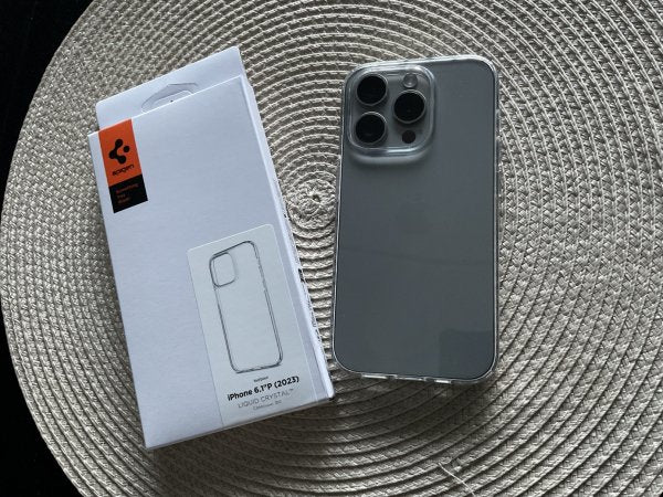 Spigen iPhone 15 Pro Deksel Liquid Crystal Crystal Clear